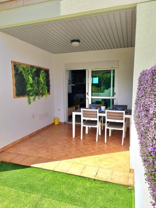 Homely Apt In Modern Building With Pool San Miguel de Abona Zewnętrze zdjęcie